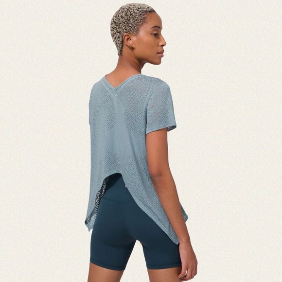Lululemon Loop Around Tee - Picture 3 of 8
